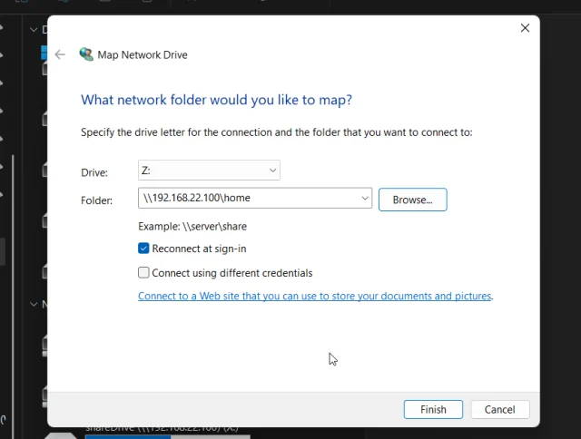 หน้าต่าง Map Network Drive Windows 11 เลือก Drive Z: และใส่พาธ Folder